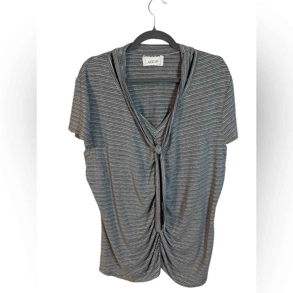 A Womens MXM top in size 3X. The stripes have sparkle throughout